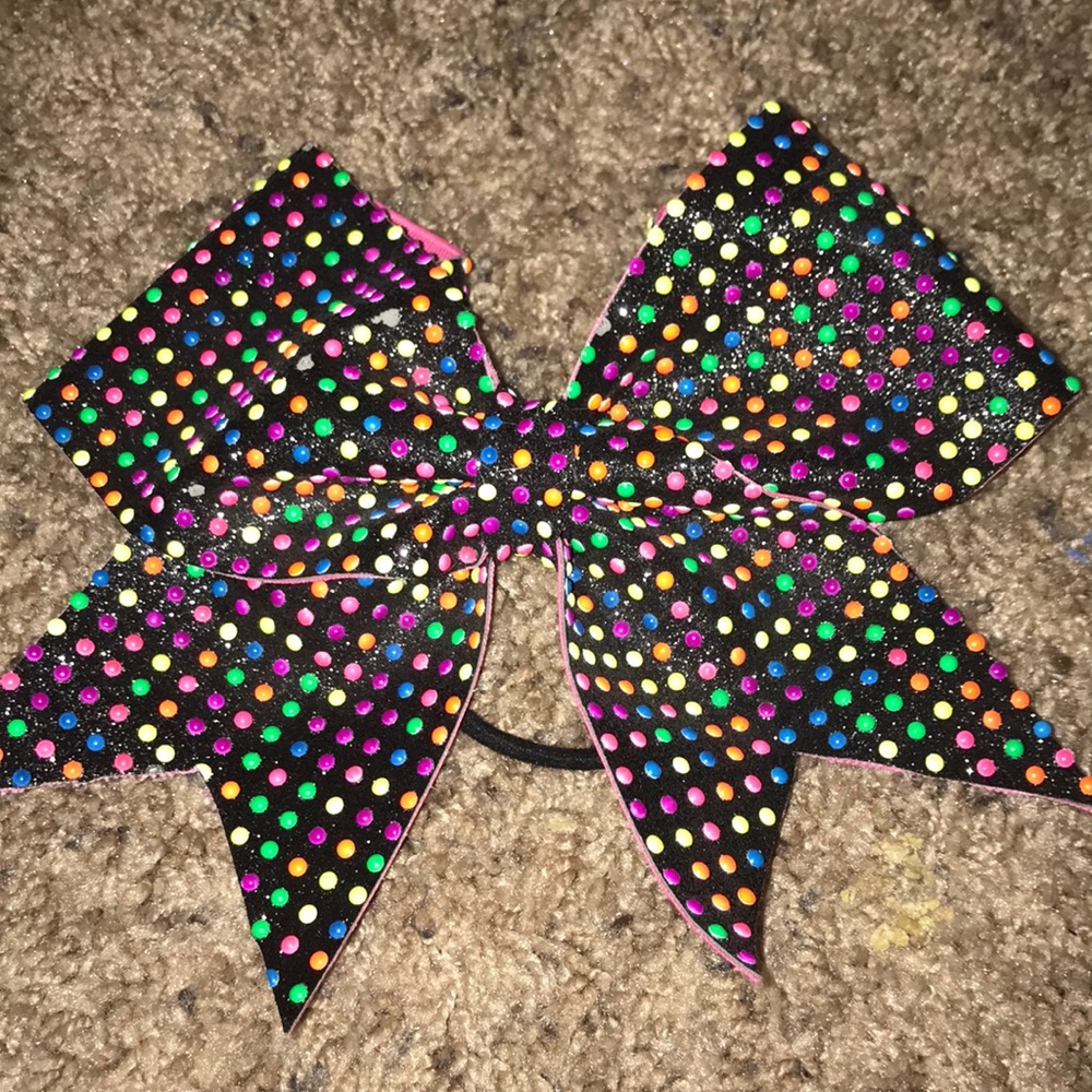 Cheer bow
